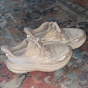 Hoka Women's Tan Clifton 9